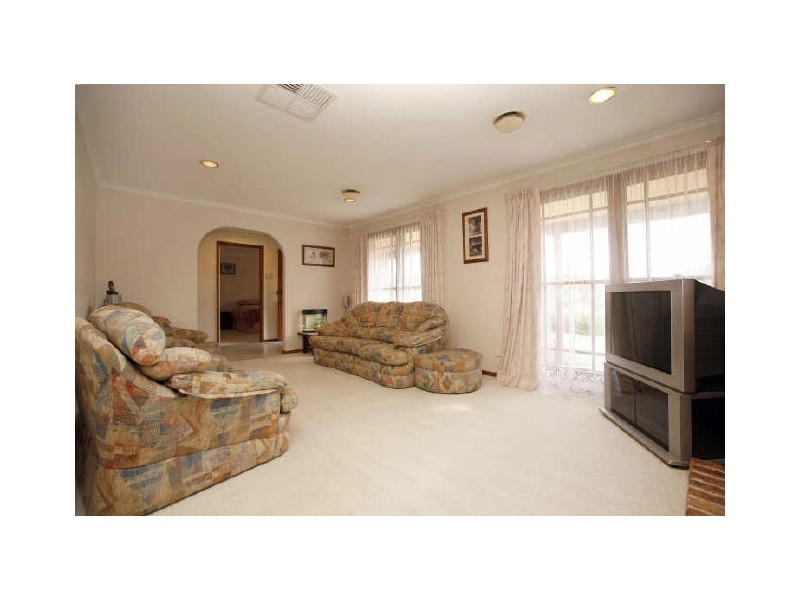 6 Christie Place, Gordon ACT 2906
