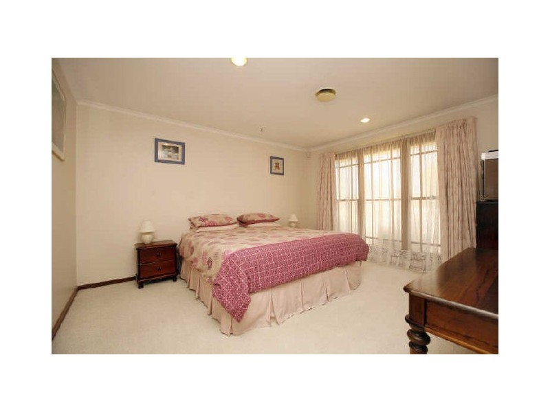6 Christie Place, Gordon ACT 2906