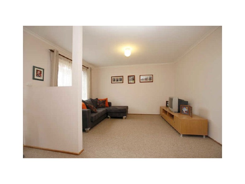 1/35 Bellchambers Crescent, Banks ACT 2906