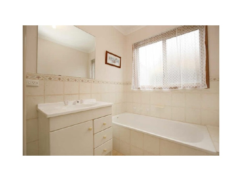 1/35 Bellchambers Crescent, Banks ACT 2906