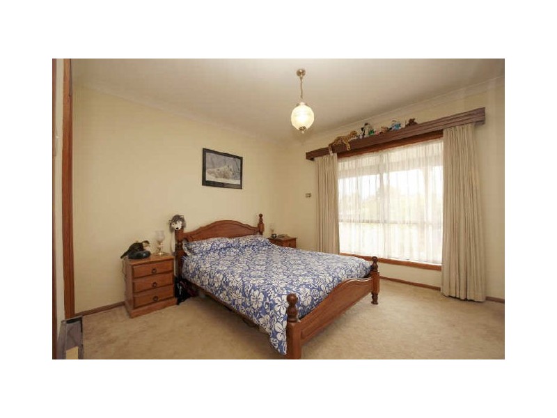 15 Graham Place, Queanbeyan NSW 2620