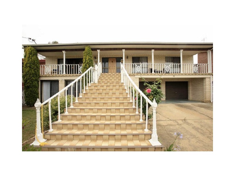 15 Graham Place, Queanbeyan NSW 2620