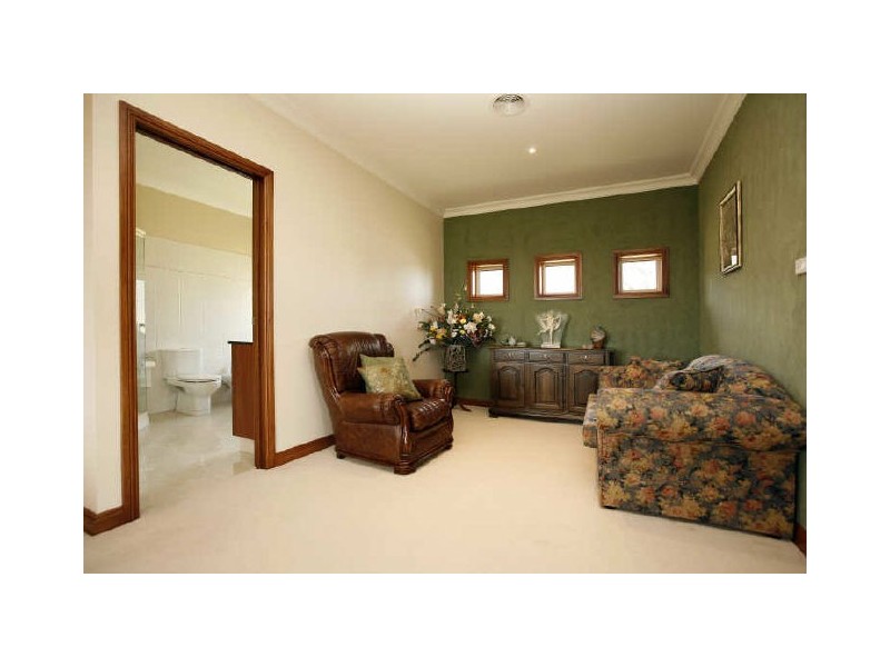 88 Royalla Drive, Royalla NSW 2620