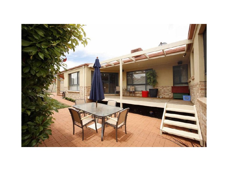 236 Halloran Drive, Jerrabomberra NSW 2619