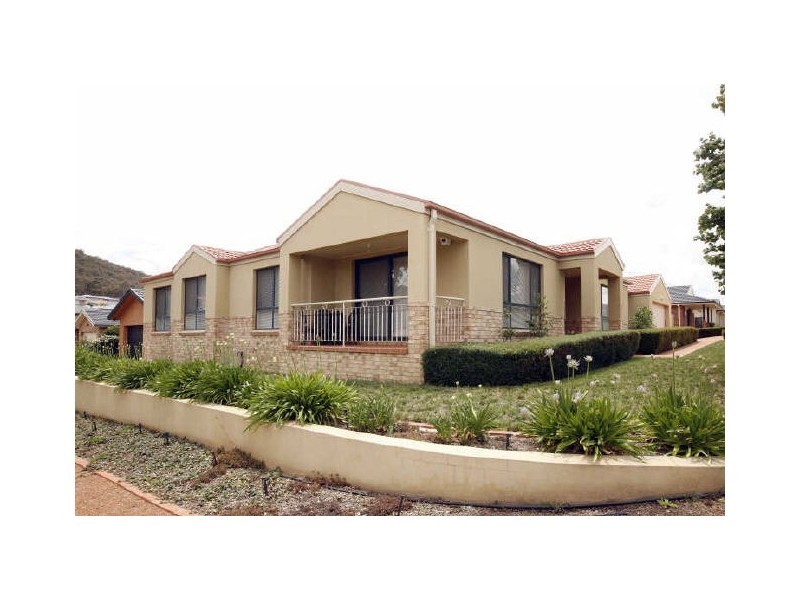 236 Halloran Drive, Jerrabomberra NSW 2619