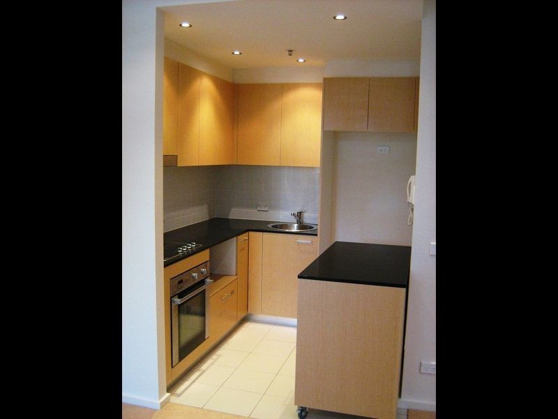 4/2 Edinburgh Avenue, City ACT 2601