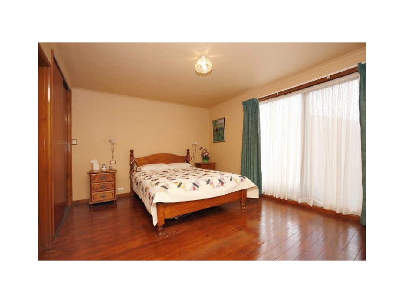 13 Holden Crescent, Wanniassa ACT 2903