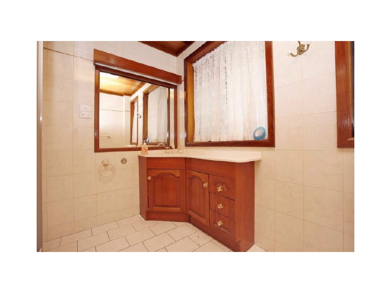 13 Holden Crescent, Wanniassa ACT 2903