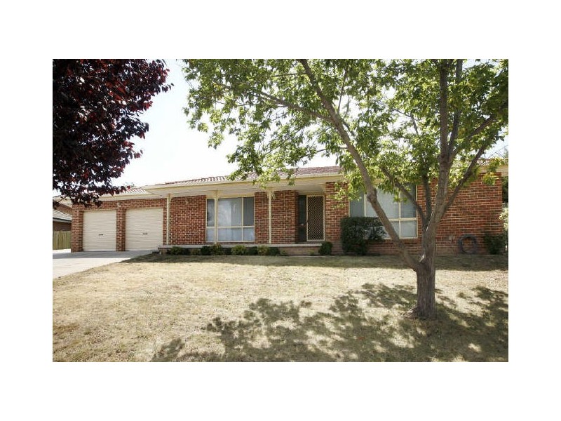 6 Riddle Place, Gordon ACT 2906