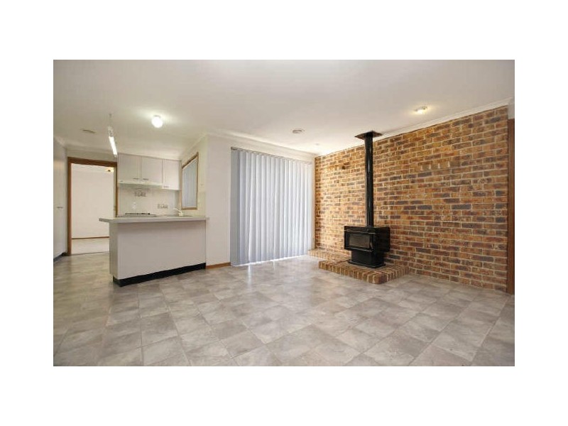 6 Riddle Place, Gordon ACT 2906