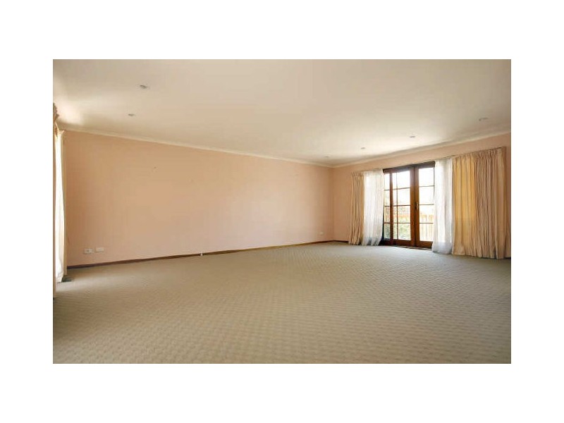 4 Olliff Place, Farrer ACT 2607