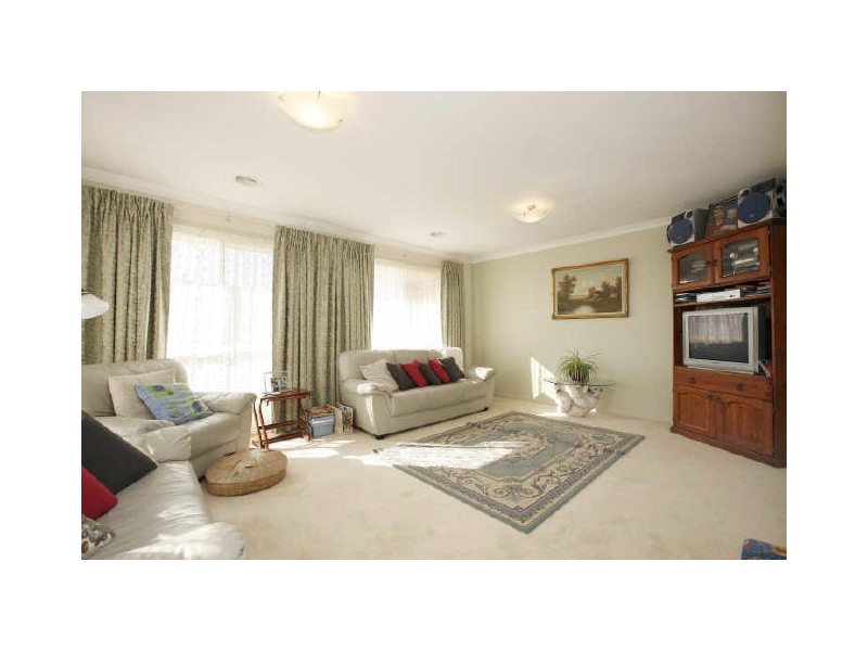 4 Crespin Place, Banks ACT 2906