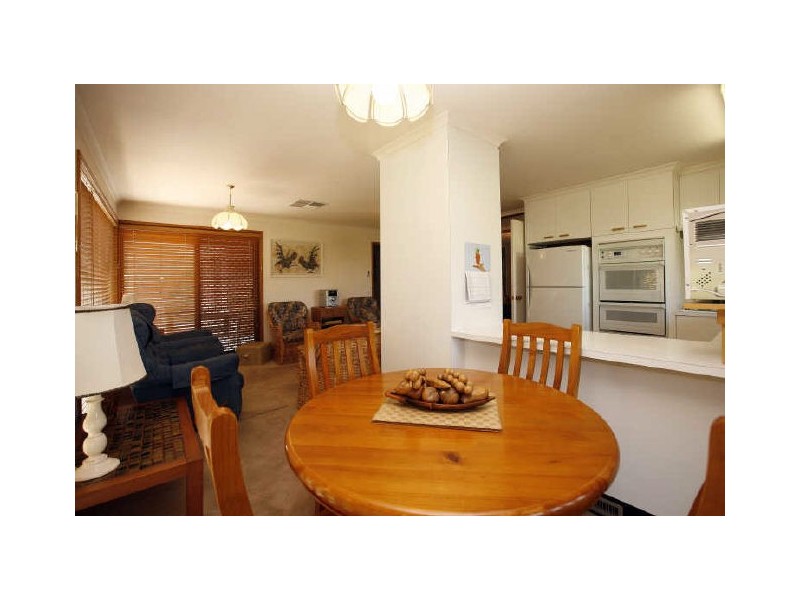 21 Johnstone Circuit, Calwell ACT 2905