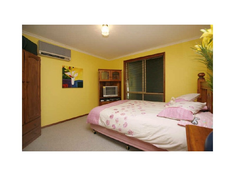 35 Wilson Crescent, Banks ACT 2906