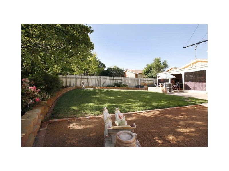 35 Wilson Crescent, Banks ACT 2906