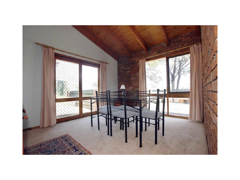 2 Bracker Place, Macarthur ACT 2904