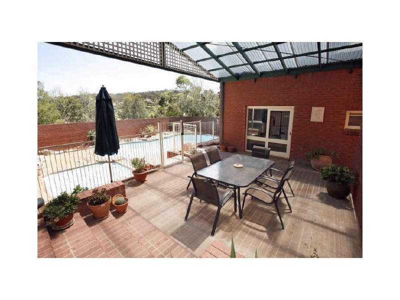 2 Bracker Place, Macarthur ACT 2904