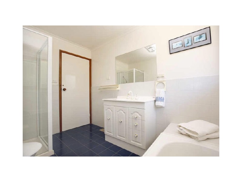 2 Bracker Place, Macarthur ACT 2904