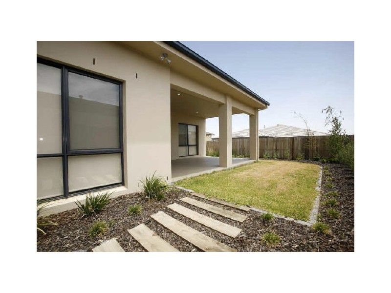 7 Buscombe Street, Forde ACT 2914