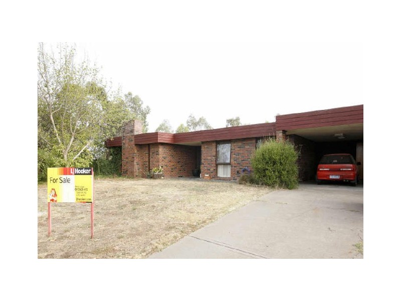 8 Clare Place, Gowrie ACT 2904