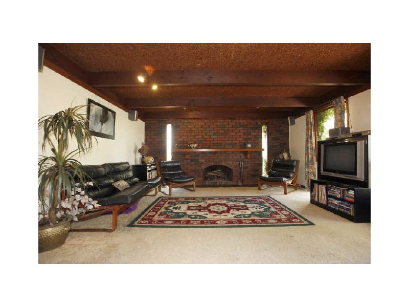 8 Clare Place, Gowrie ACT 2904