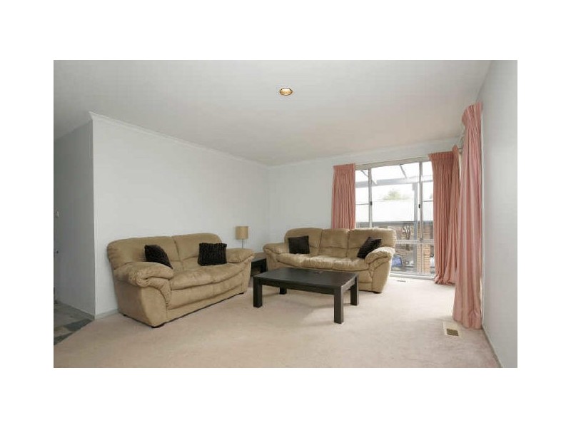 6 Sharman Place, Gordon ACT 2906