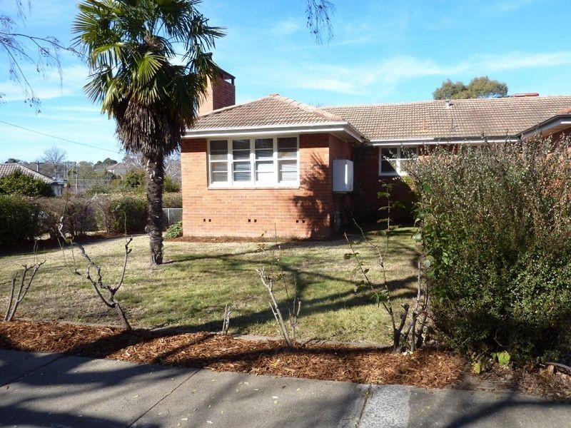 15 Macartney Crescent, Deakin ACT 2600