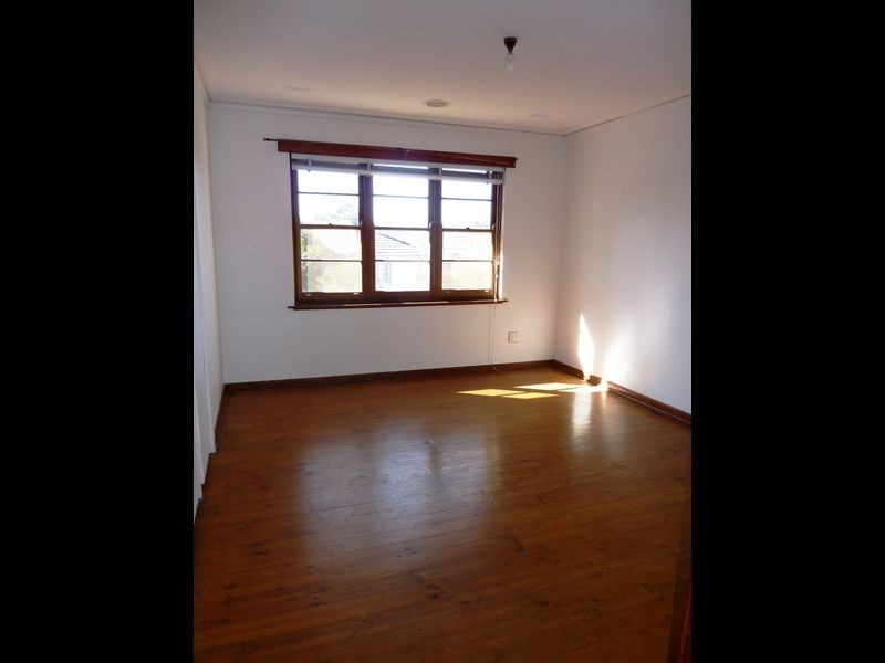15 Macartney Crescent, Deakin ACT 2600