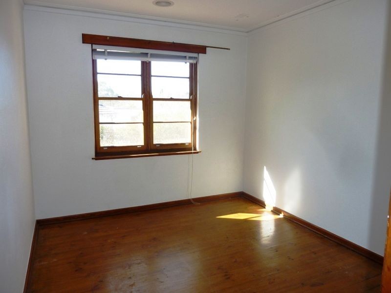 15 Macartney Crescent, Deakin ACT 2600