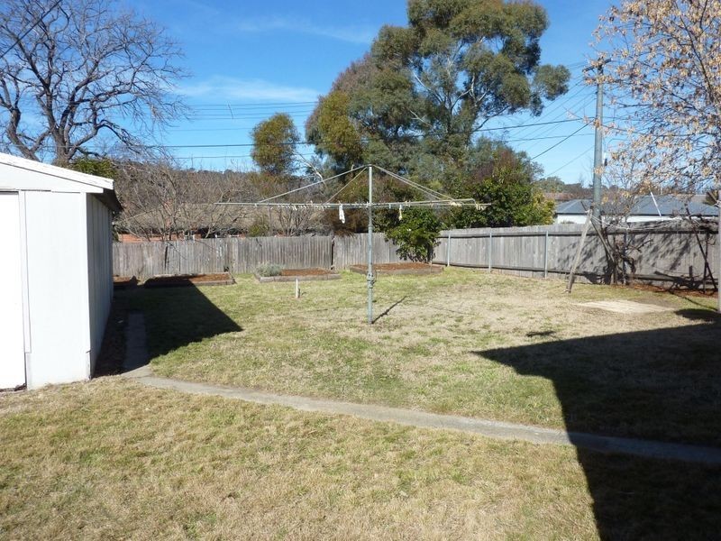 15 Macartney Crescent, Deakin ACT 2600