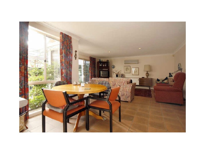 93 Lewis Luxton Avenue, Gordon ACT 2906