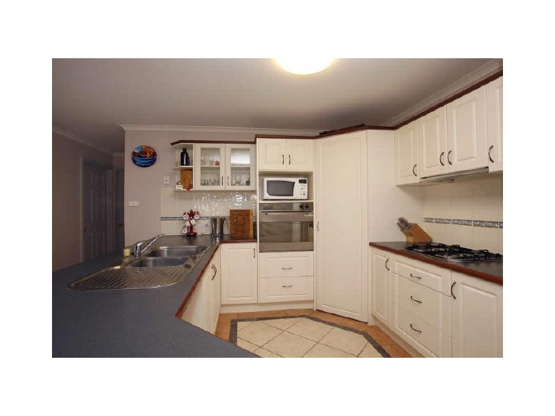 41 Ironbark Circuit, Jerrabomberra NSW 2619