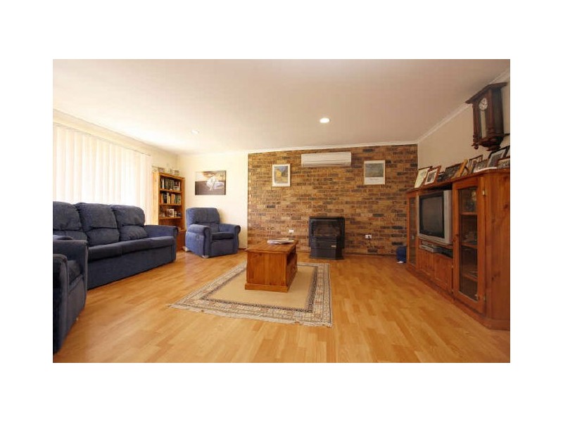 3 Welsby Place, Fadden ACT 2904