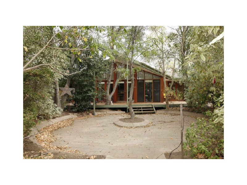 8 Weavell Place, Kambah ACT 2902
