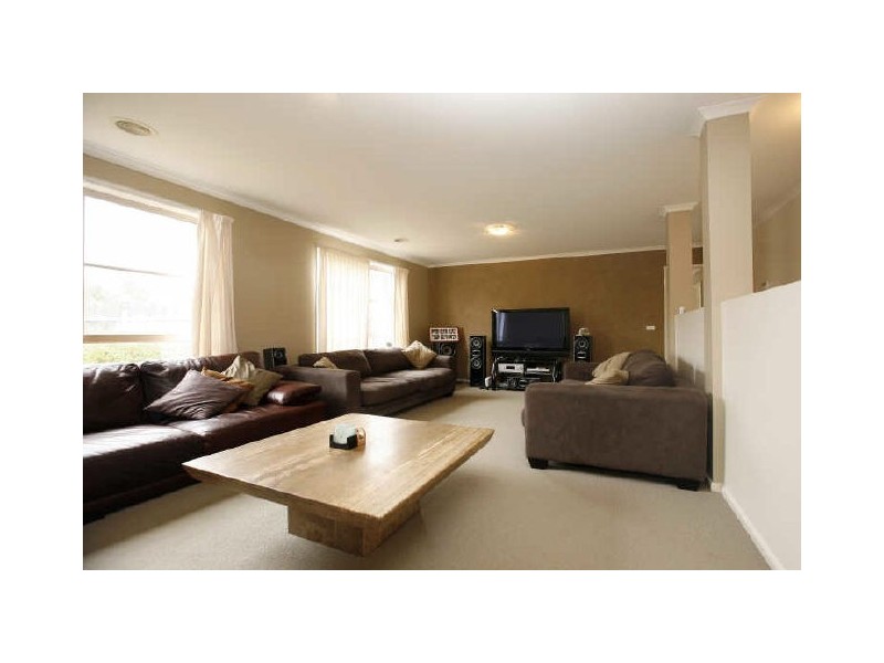 15 Llewellyn Loop, Conder ACT 2906