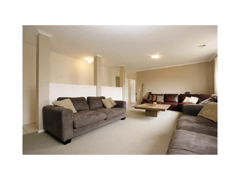 15 Llewellyn Loop, Conder ACT 2906