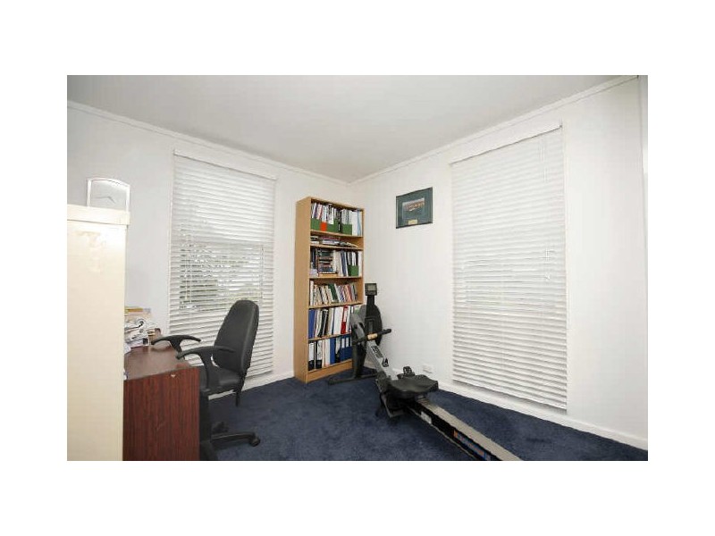 8 Looranah Street, Narrabundah ACT 2604
