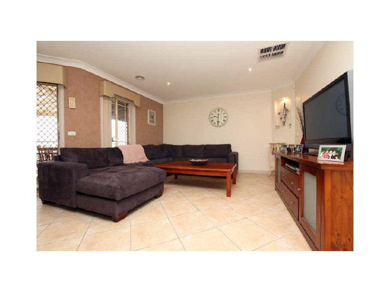 37 Galbraith Close, Banks ACT 2906