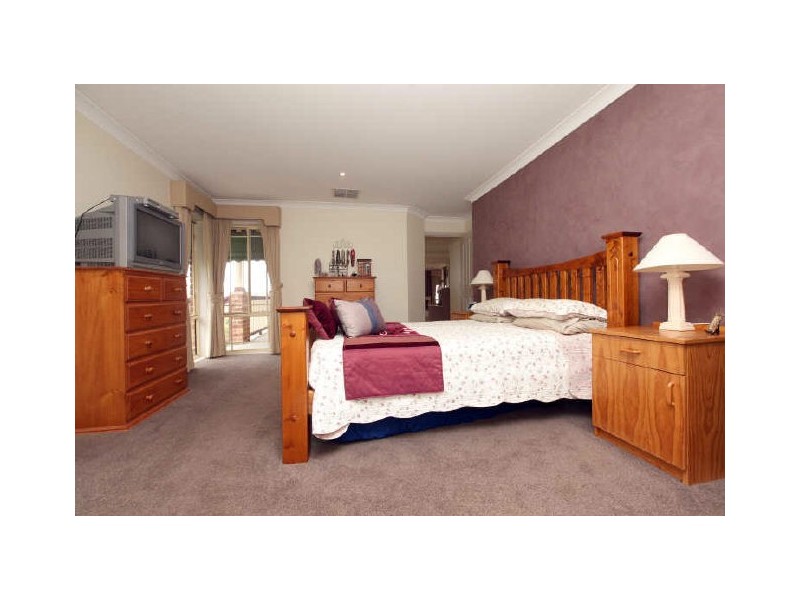 37 Galbraith Close, Banks ACT 2906