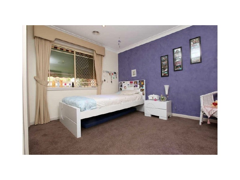 37 Galbraith Close, Banks ACT 2906