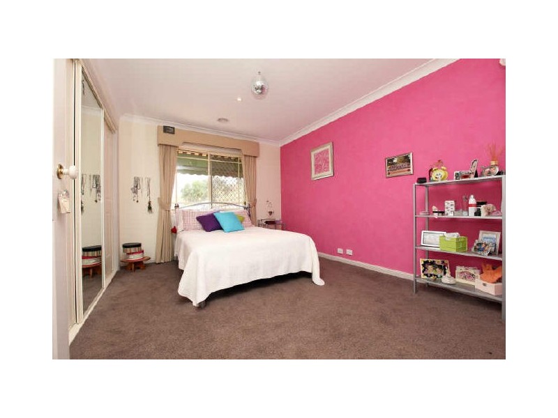 37 Galbraith Close, Banks ACT 2906