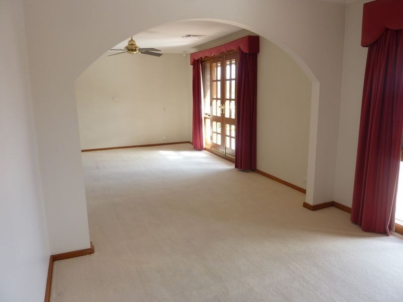 1 Jessop Place, Fadden ACT 2904