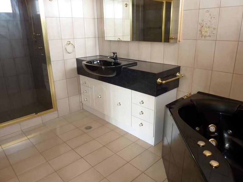 1 Jessop Place, Fadden ACT 2904