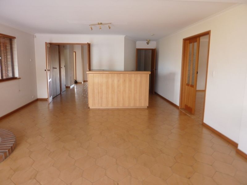 1 Jessop Place, Fadden ACT 2904