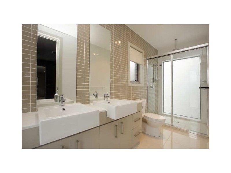 15 Amy Ackman Street, Forde ACT 2914