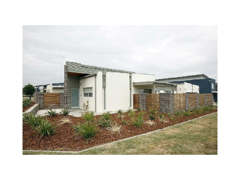 15 Amy Ackman Street, Forde ACT 2914