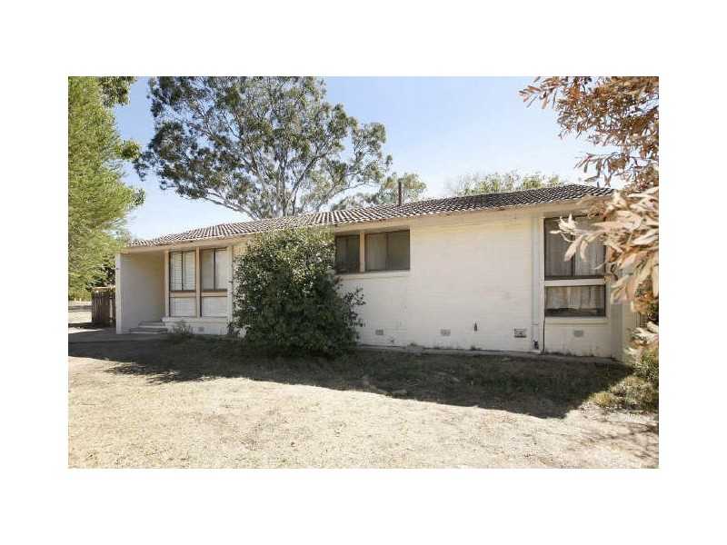 54 McKillop Circuit, Kambah ACT 2902