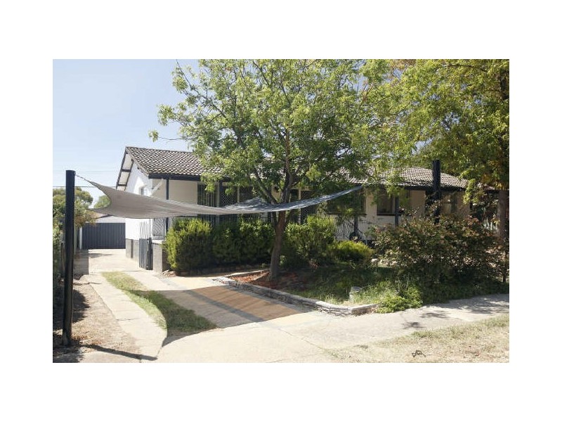 42 Dixon Drive, Holder ACT 2611