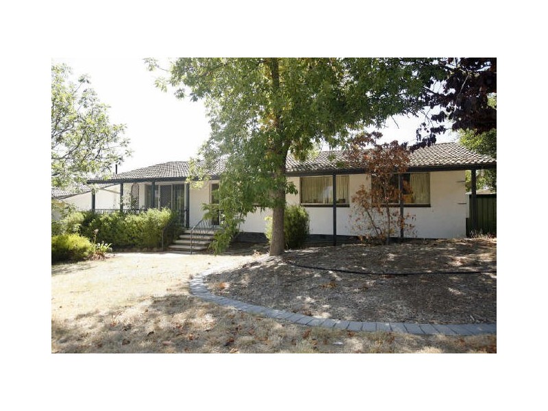 42 Dixon Drive, Holder ACT 2611