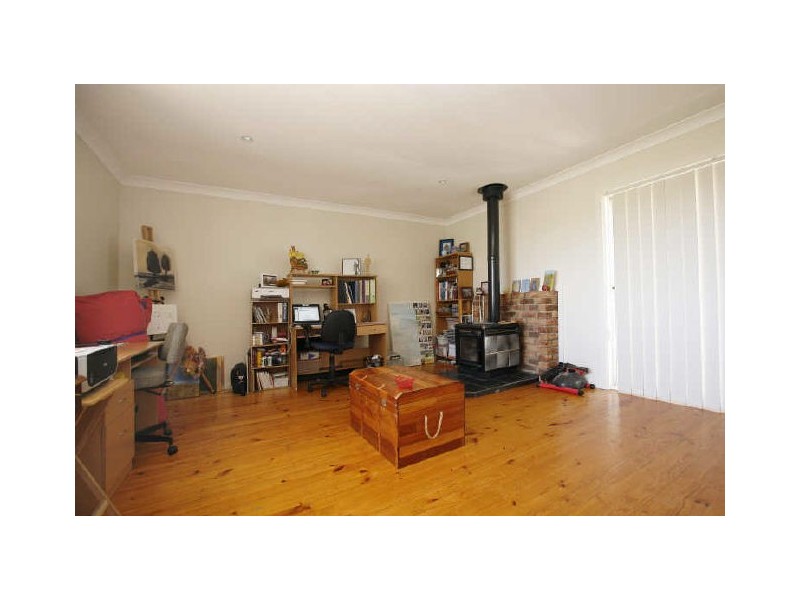 42 Dixon Drive, Holder ACT 2611